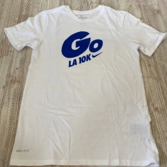 Men's nike bundle tshirt bundle, size small and medium graphic t-shirts - Picture 3 of 8